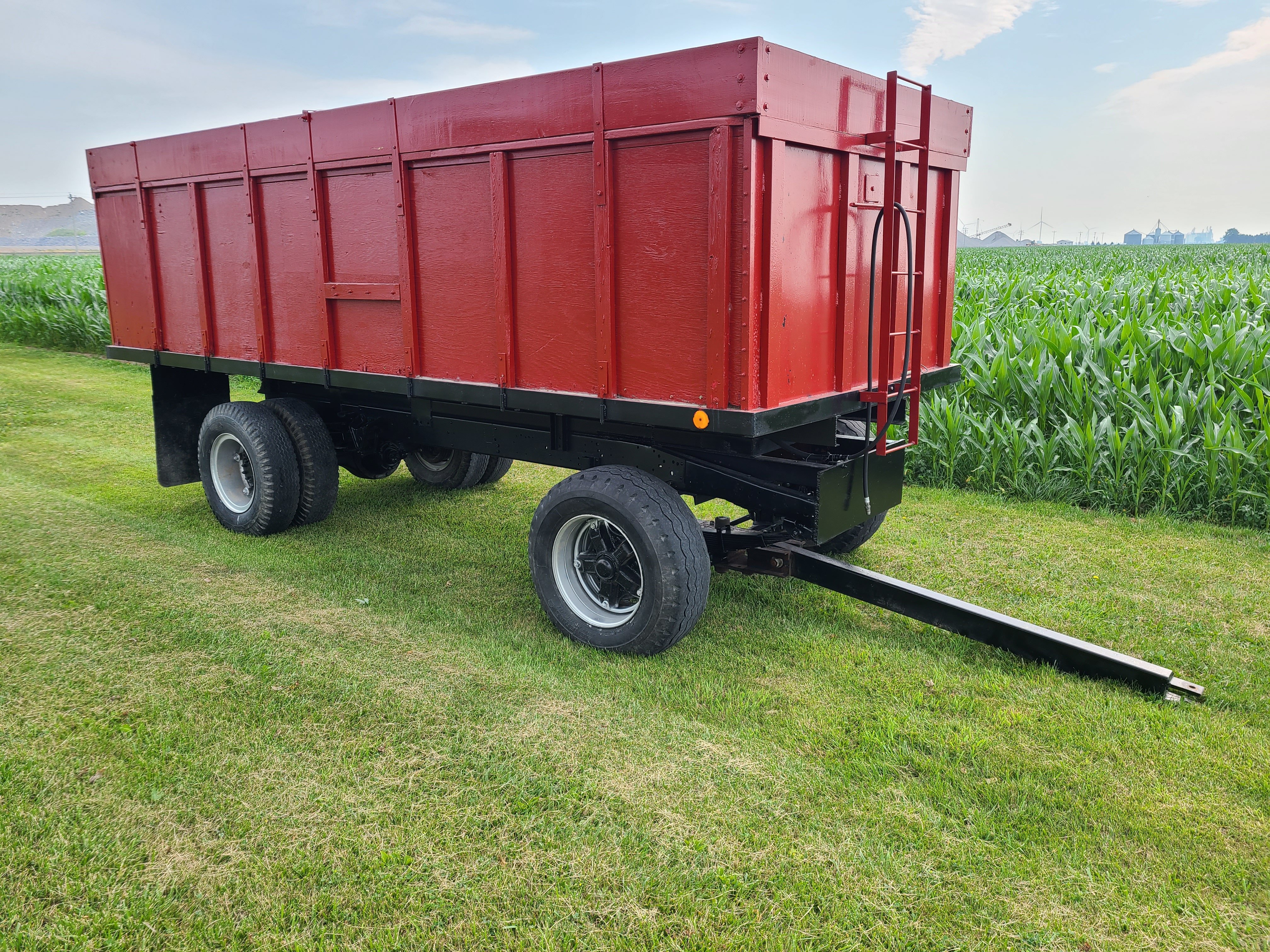 Property photo 5 - RETIREMENT FARM EQUIPMENT AUCTION - ALLEN COUNTY, IN