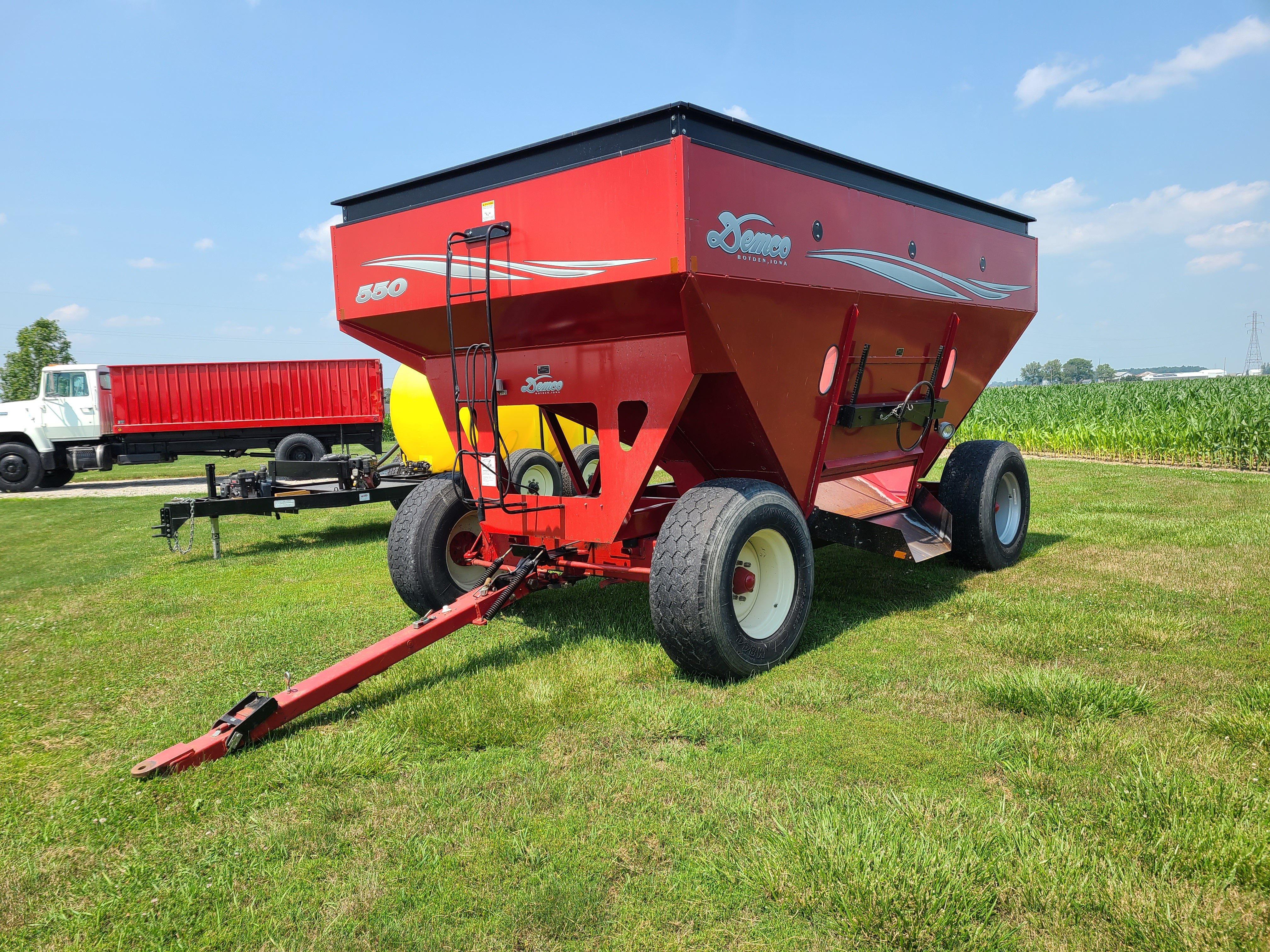 Property photo 112 - RETIREMENT FARM EQUIPMENT AUCTION - ALLEN COUNTY, IN