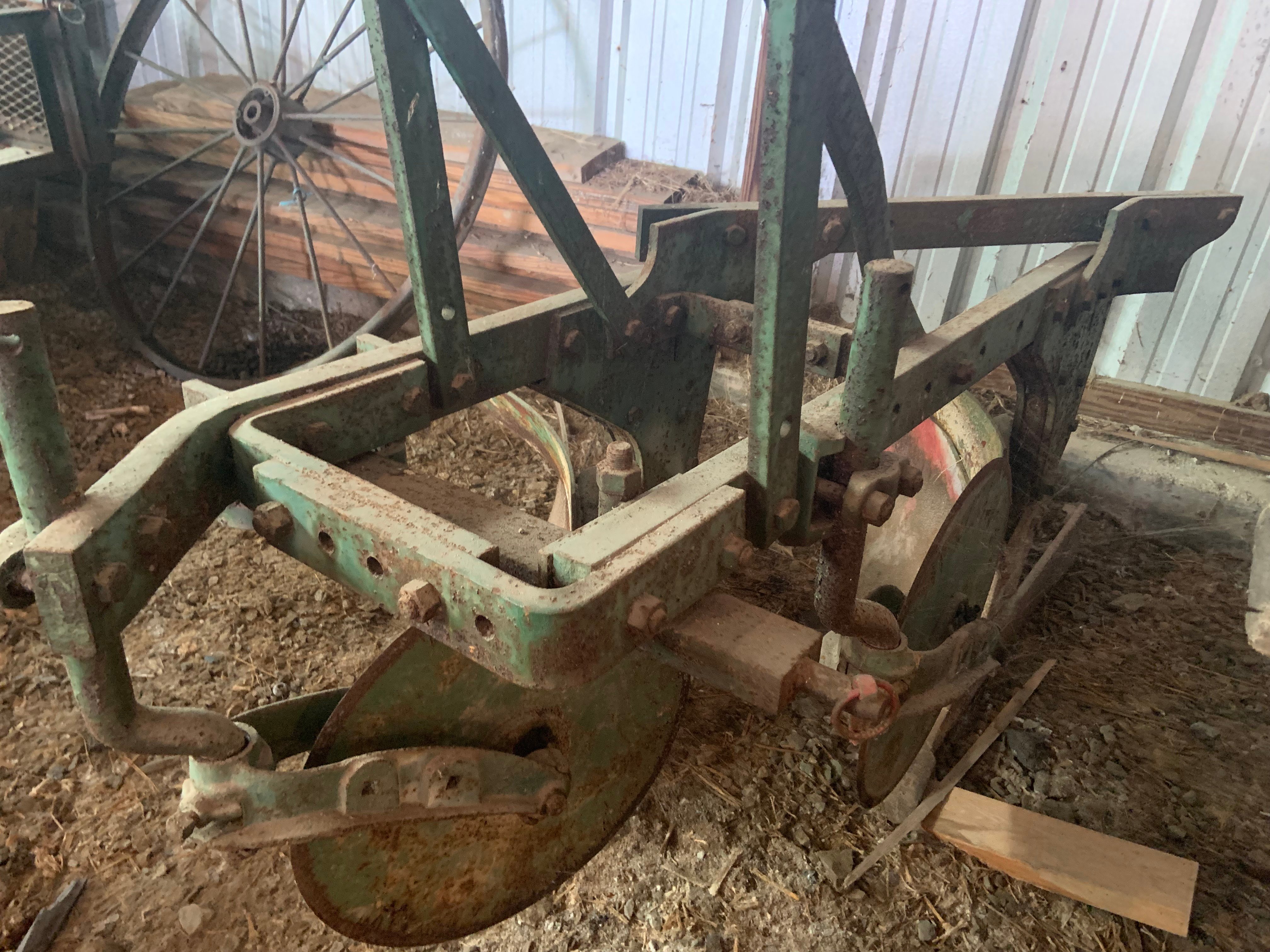 Property photo 90 - RETIREMENT FARM EQUIPMENT AUCTION - ALLEN COUNTY, IN