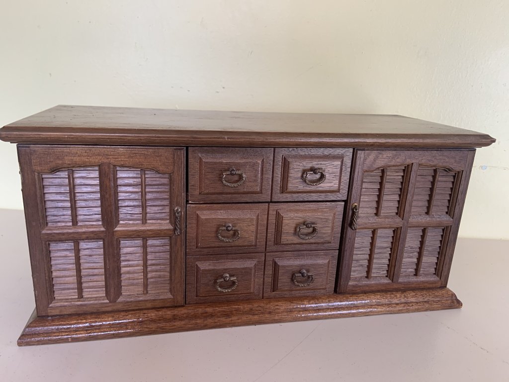 Property photo 203 - TIMED ONLINE ONLY - PERSONAL PROPERTY AUCTION IN ALLEN COUNTY, INDIANA