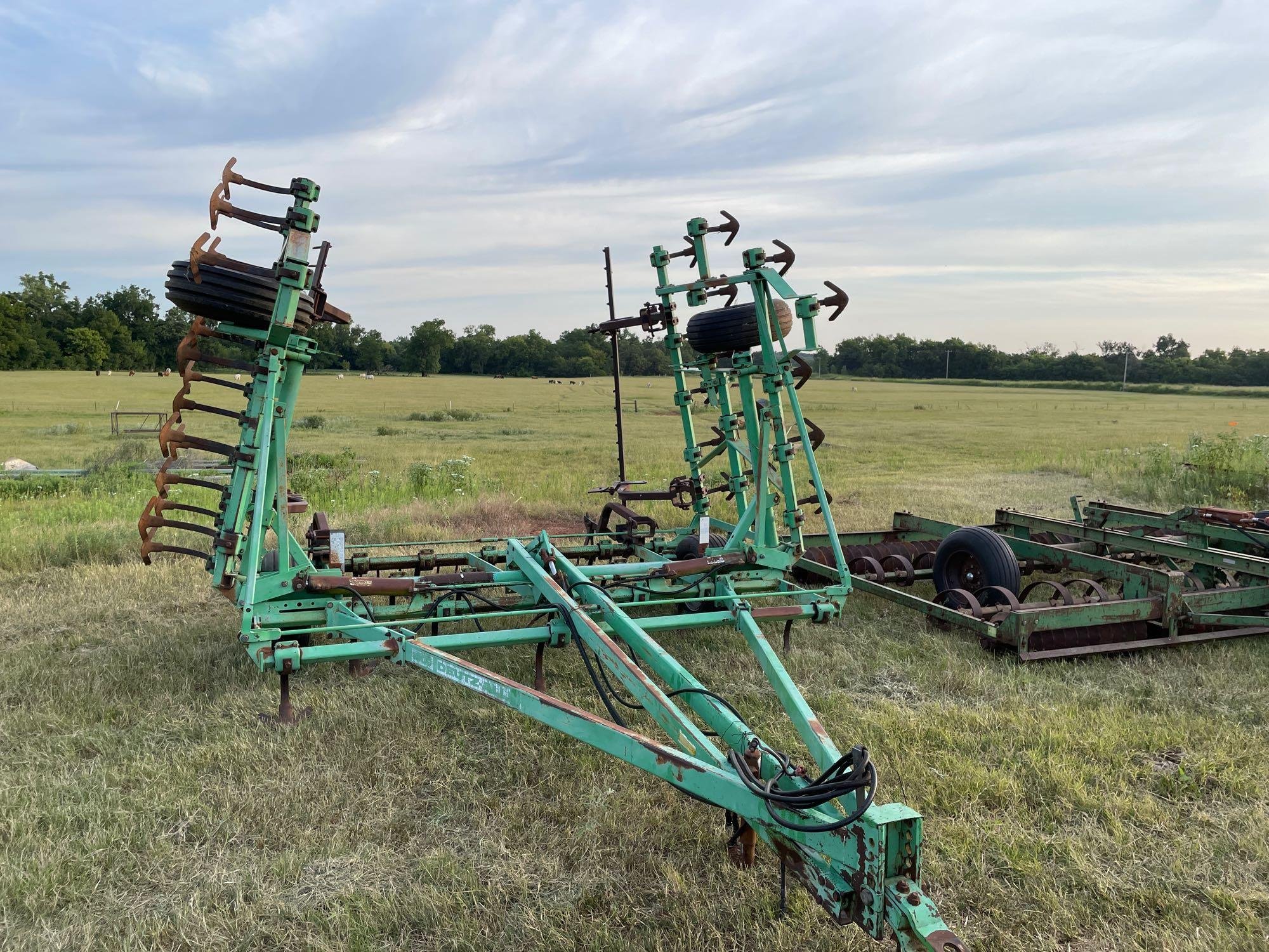Property photo 14 - TIMED ONLINE ONLY - FARM EQUIPMENT & PERSONAL PROPERTY AUCTION - PAYNE COUNTY, OKLAHOMA