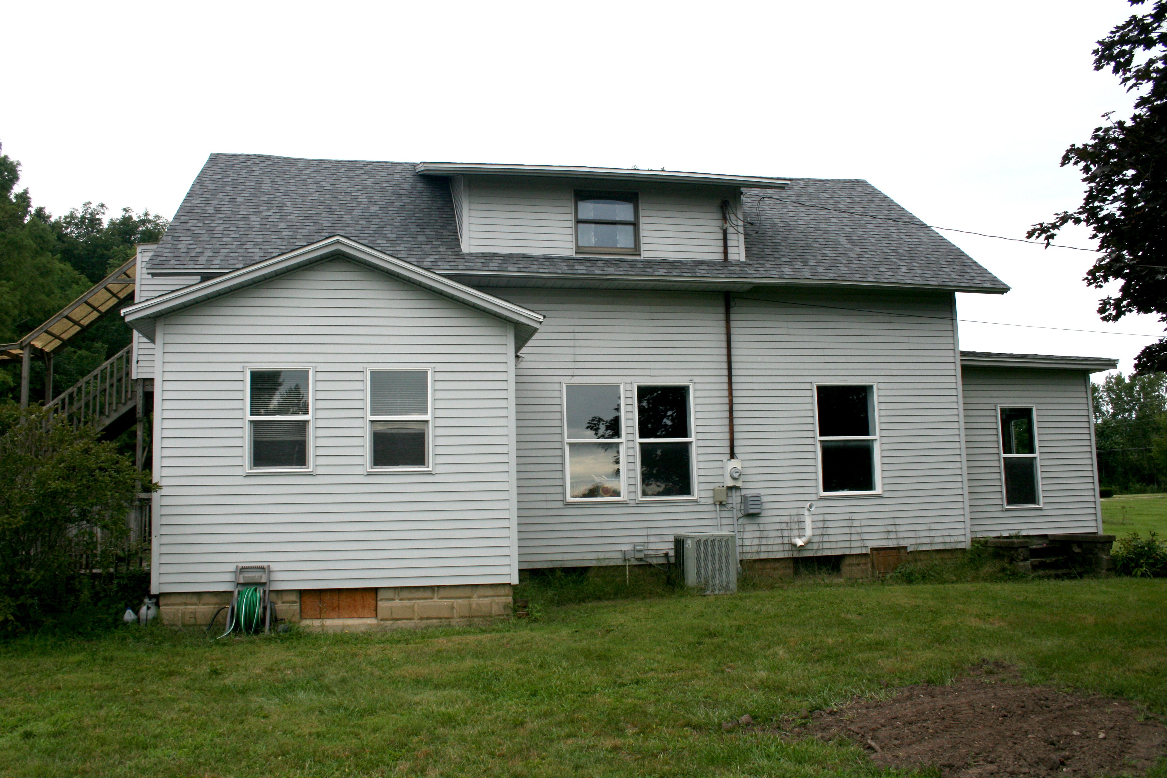 Property photo 6 - HOME & PERSONAL PROPERTY AUCTION IN WHITLEY COUNTY, INDIANA
