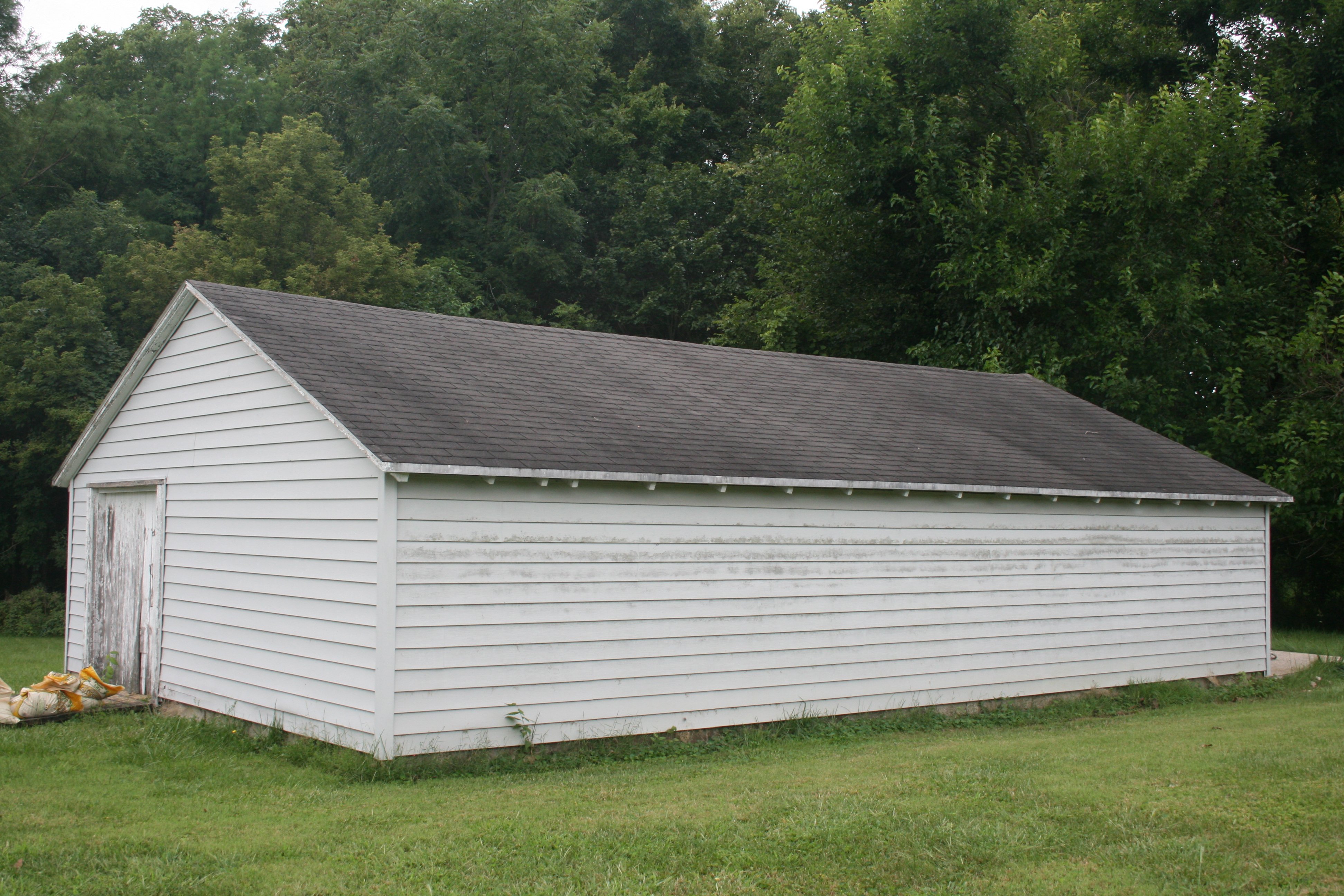 Property photo 7 - HOME & PERSONAL PROPERTY AUCTION IN WHITLEY COUNTY, INDIANA