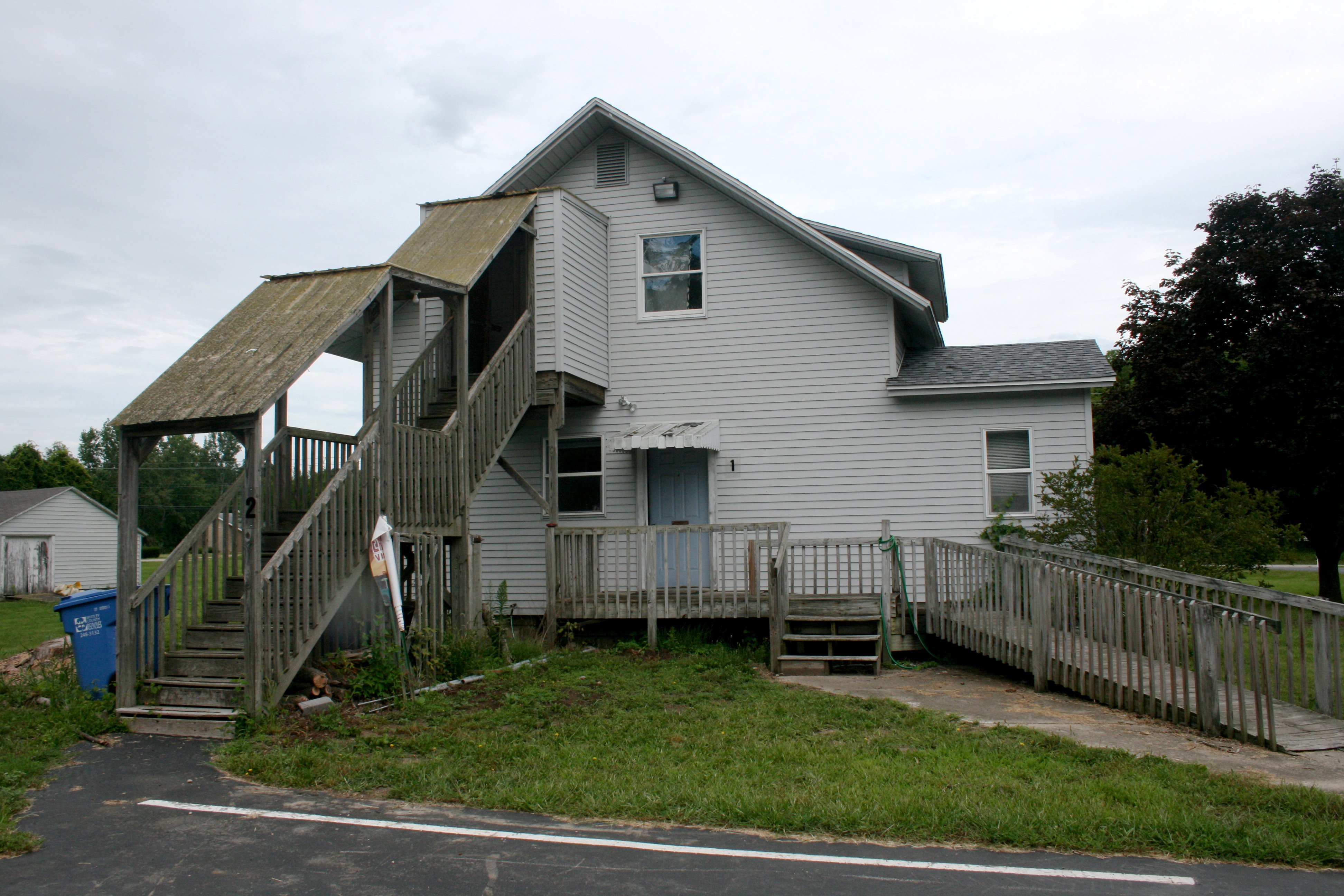 Property photo 3 - HOME & PERSONAL PROPERTY AUCTION IN WHITLEY COUNTY, INDIANA