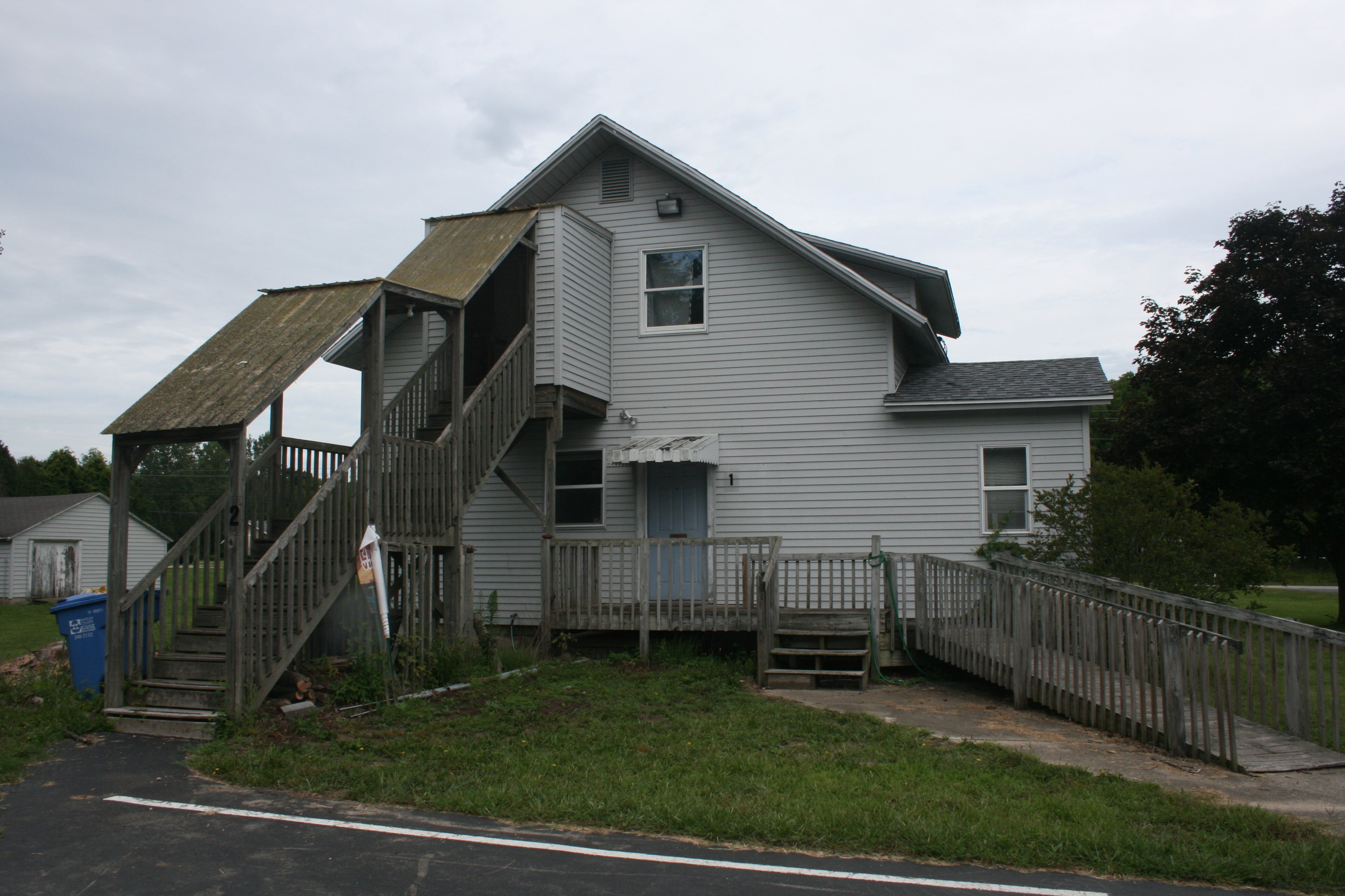 Property photo 2 - HOME & PERSONAL PROPERTY AUCTION IN WHITLEY COUNTY, INDIANA