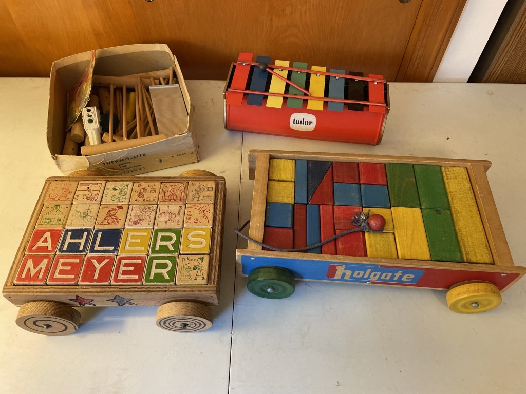Property photo 125 - TIMED ONLINE ONLY - PERSONAL PROPERTY AUCTION IN ALLEN COUNTY, INDIANA