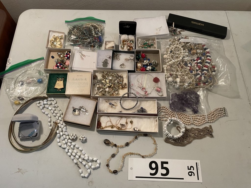 Property photo 102 - TIMED ONLINE ONLY - PERSONAL PROPERTY AUCTION IN ALLEN COUNTY, INDIANA