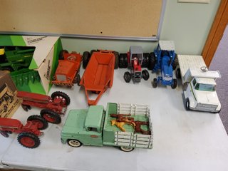 Property photo 34 - TIMED ONLINE ONLY - PERSONAL PROPERTY AUCTION - WHITLEY COUNTY, INDIANA