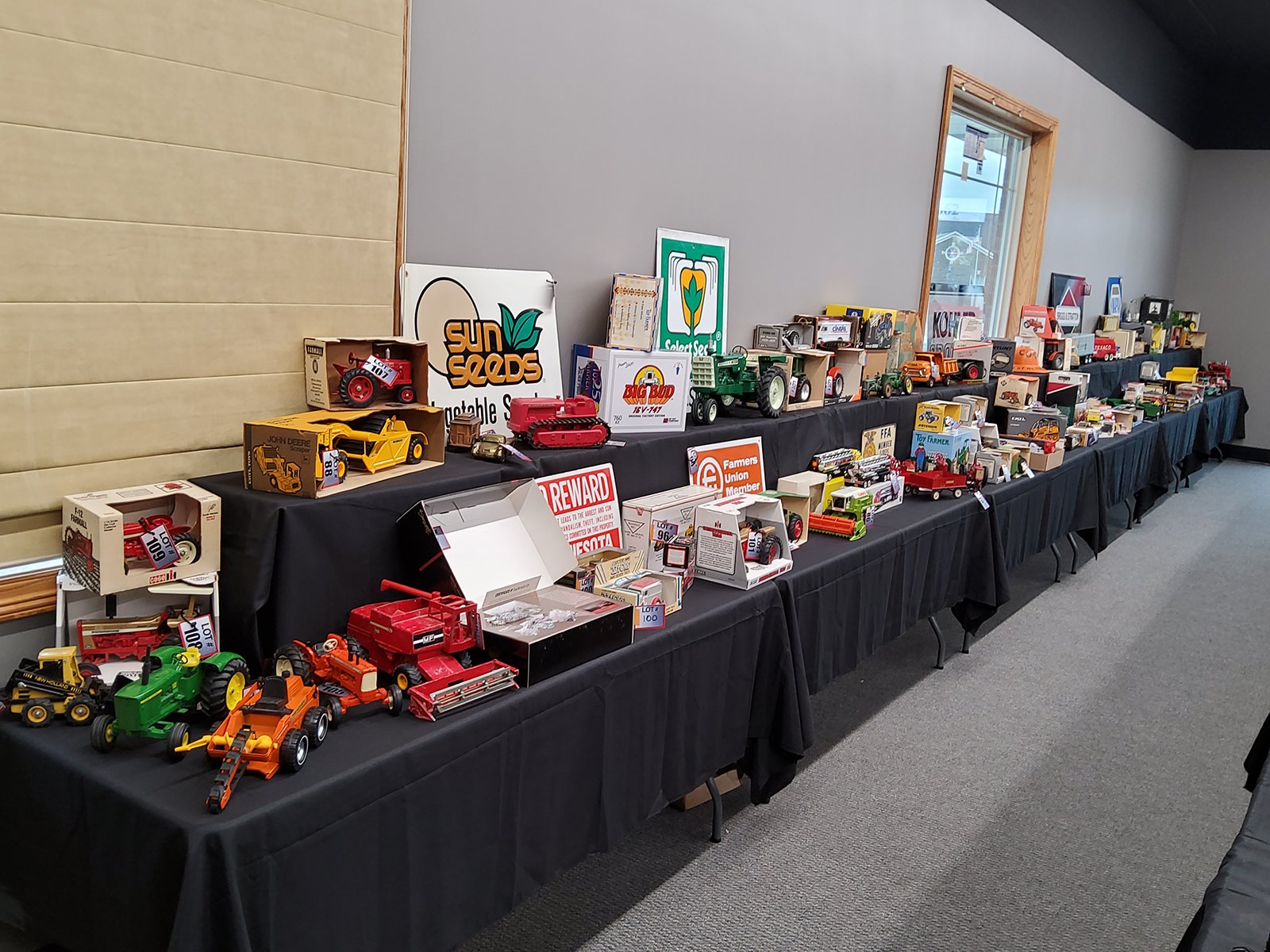 Property photo 42 - TIMED ONLINE ONLY - PERSONAL PROPERTY AUCTION - WHITLEY COUNTY, INDIANA