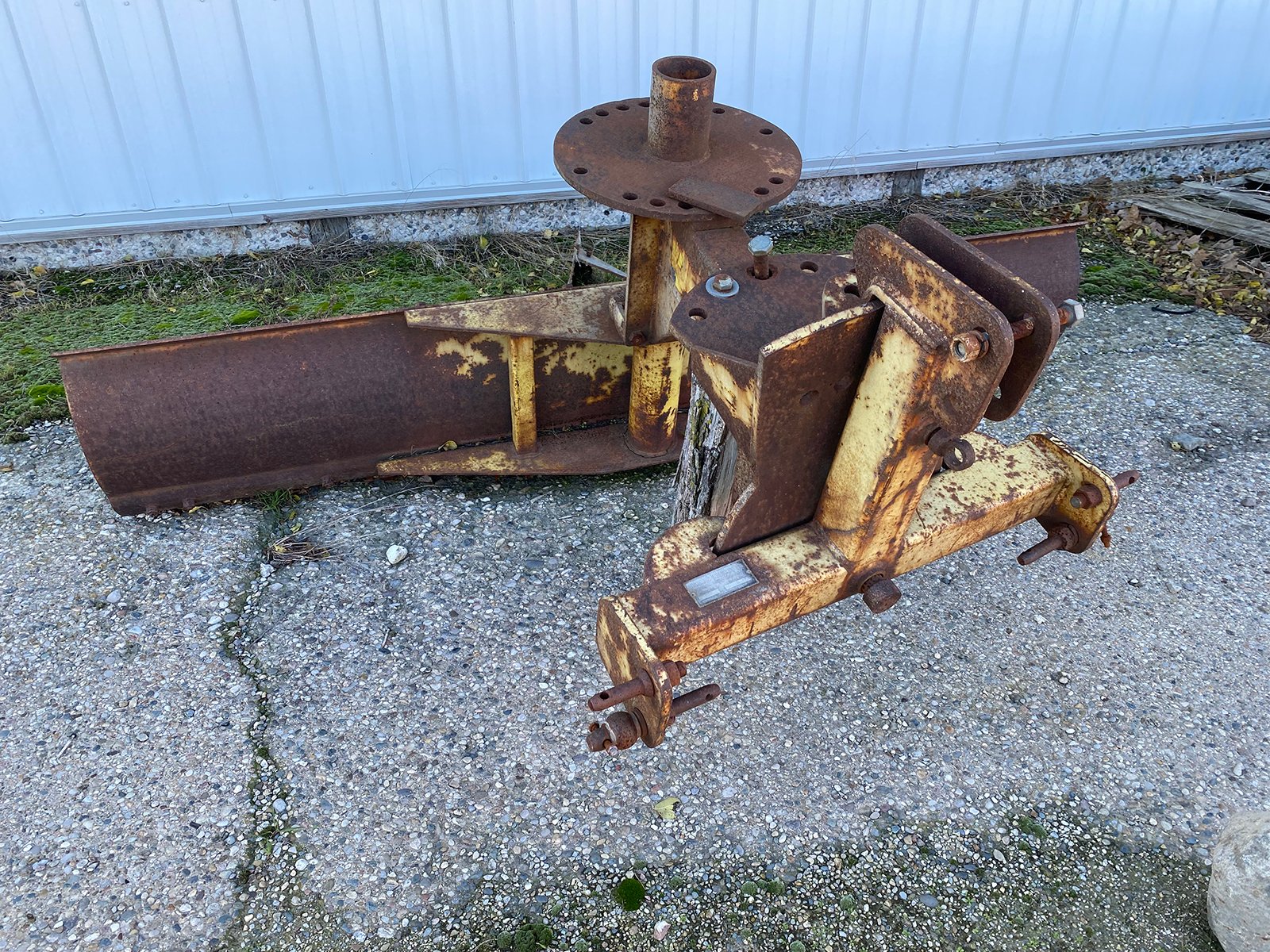 Property photo 24 - TIMED ONLINE ONLY!! SMALL FARM EQUIPMENT AND MISC TIMED ONLINE AUCTION