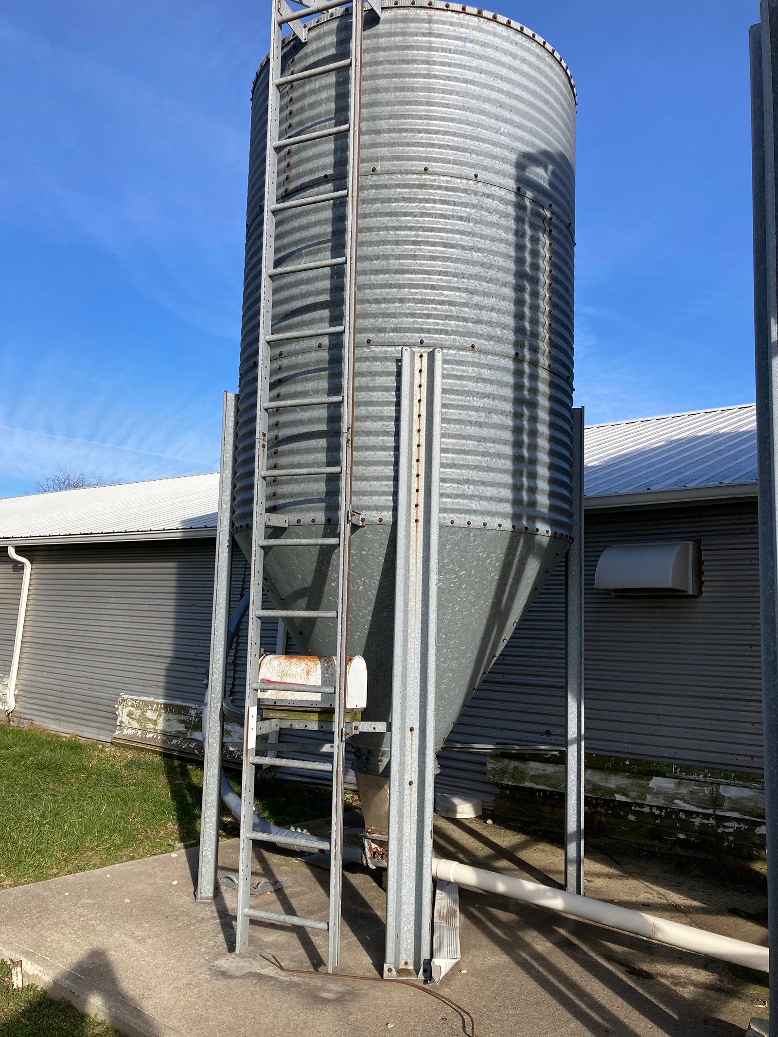Property photo 5 - TIMED ONLINE ONLY!! SMALL FARM EQUIPMENT AND MISC TIMED ONLINE AUCTION