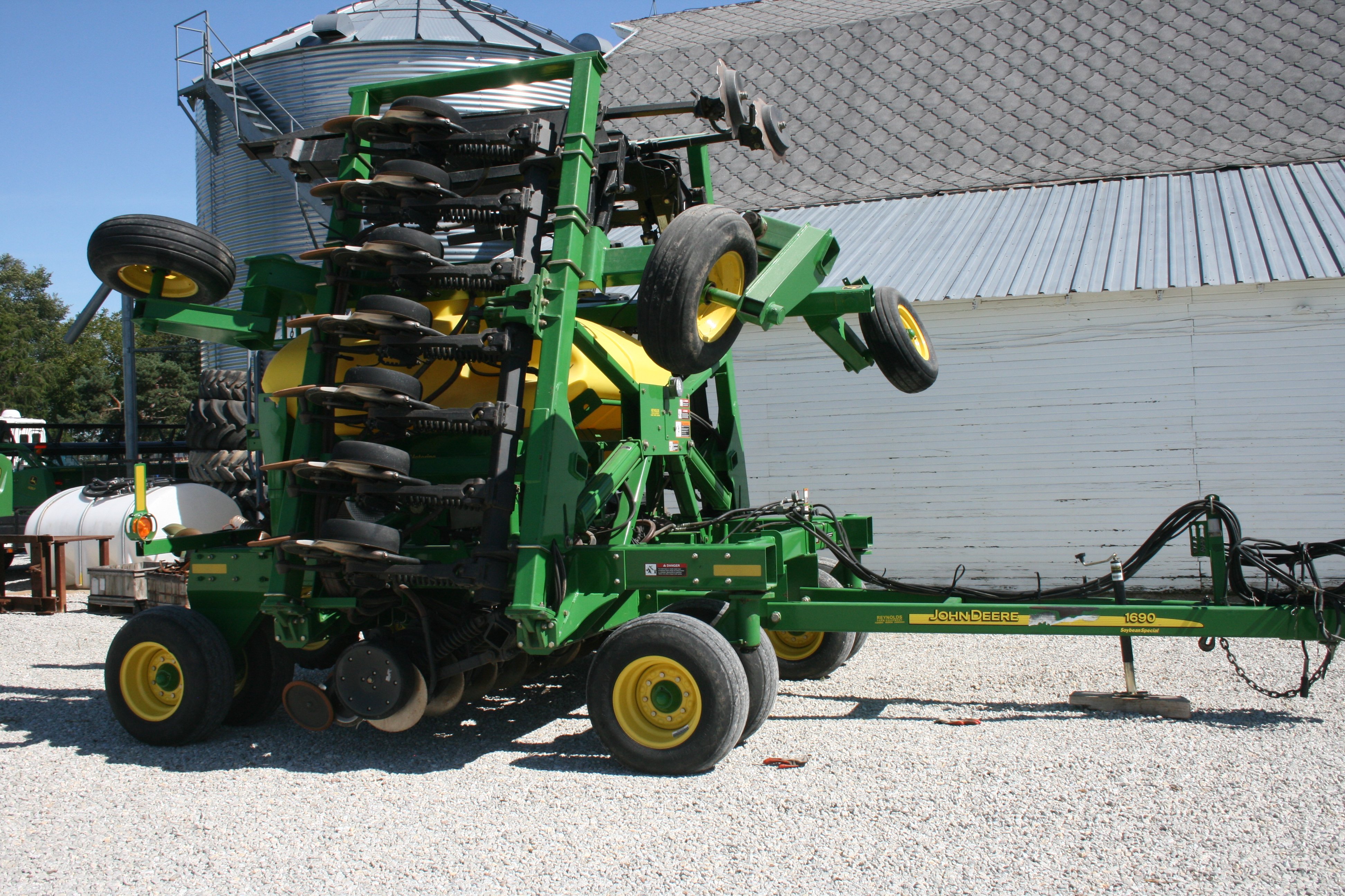 Property photo 17 - FARM EQUIPMENT AUCTION - NOBLESVILLE, IN