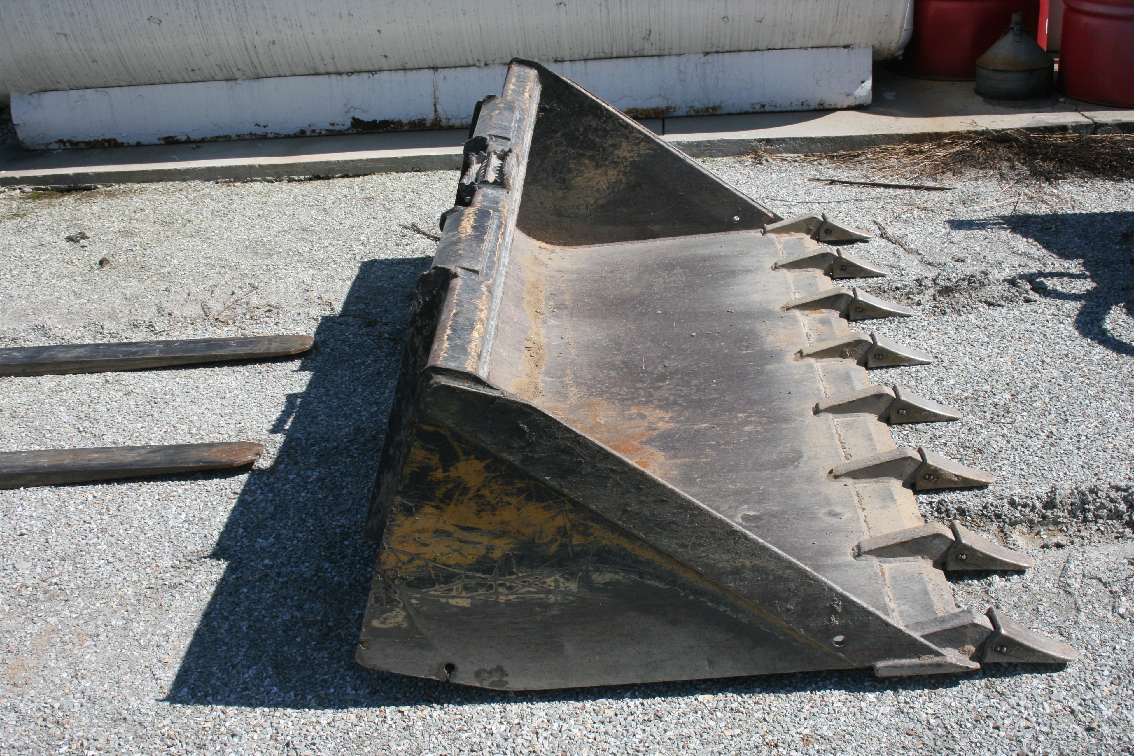 Property photo 28 - FARM EQUIPMENT AUCTION - NOBLESVILLE, IN
