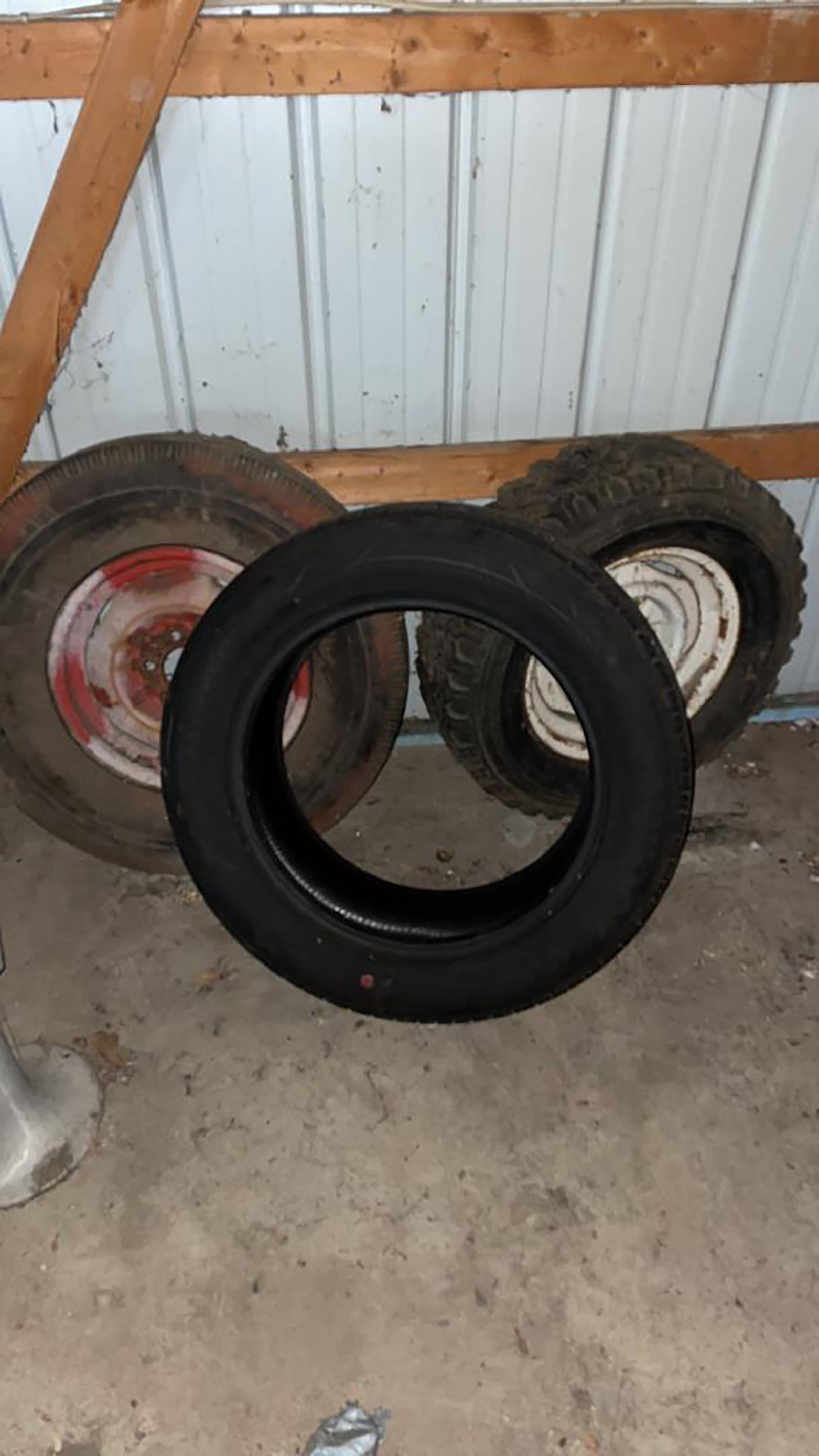 Property photo 166 - TIMED ONLINE ONLY AUCTION - PERSONAL PROPERTY - AUBURN, IN