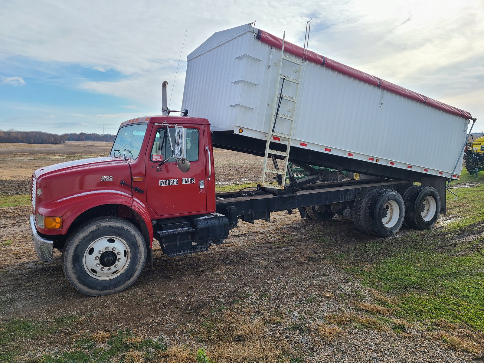 Property photo 23 - TIMED ONLINE ONLY - FARM EQUIPMENT AUCTION - DEKALB COUNTY, IN