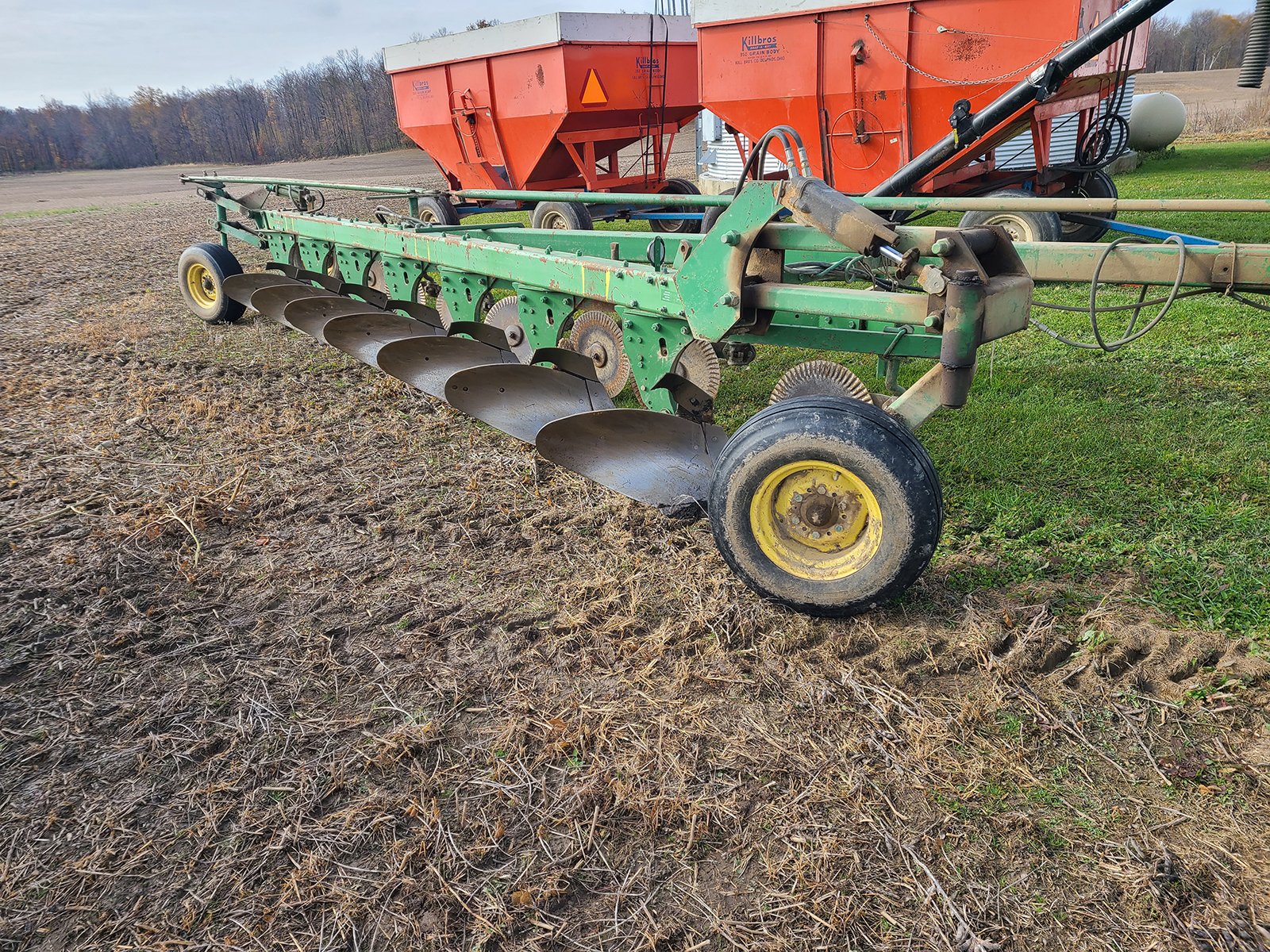 Property photo 6 - TIMED ONLINE ONLY - FARM EQUIPMENT AUCTION - DEKALB COUNTY, IN