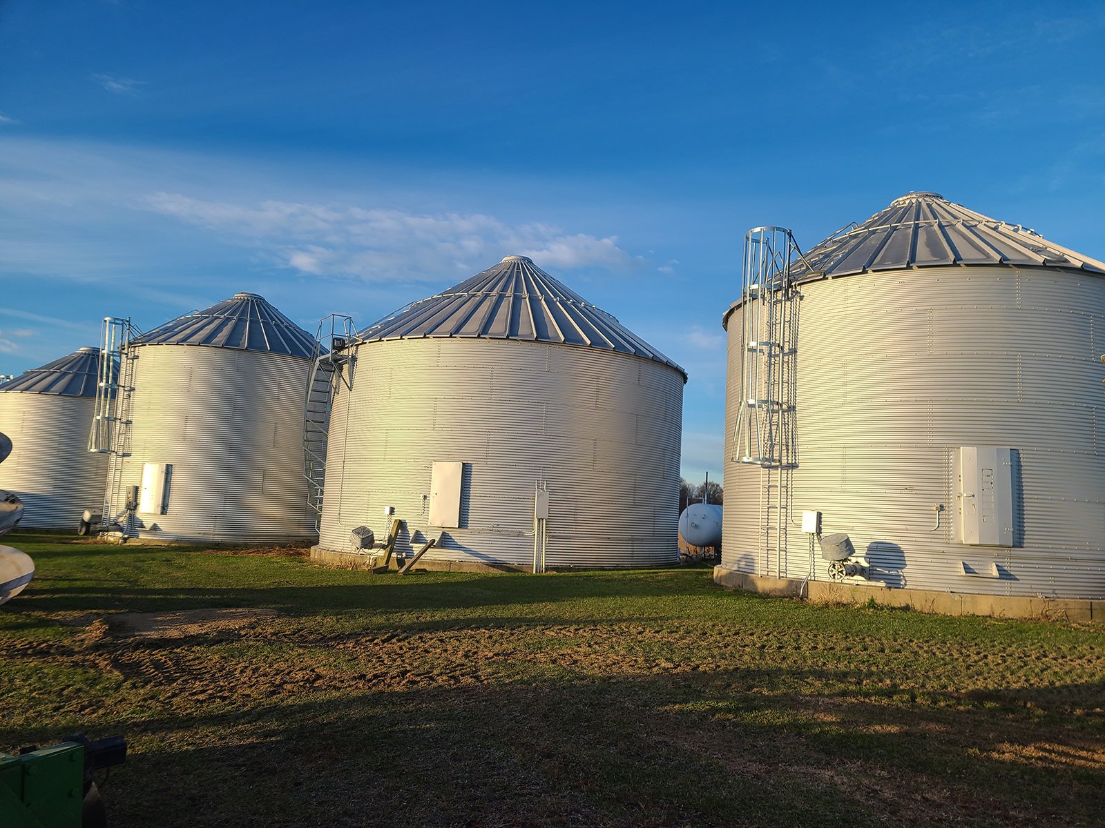 Property photo 8 - TIMED ONLINE ONLY - FARM EQUIPMENT AUCTION - DEKALB COUNTY, IN