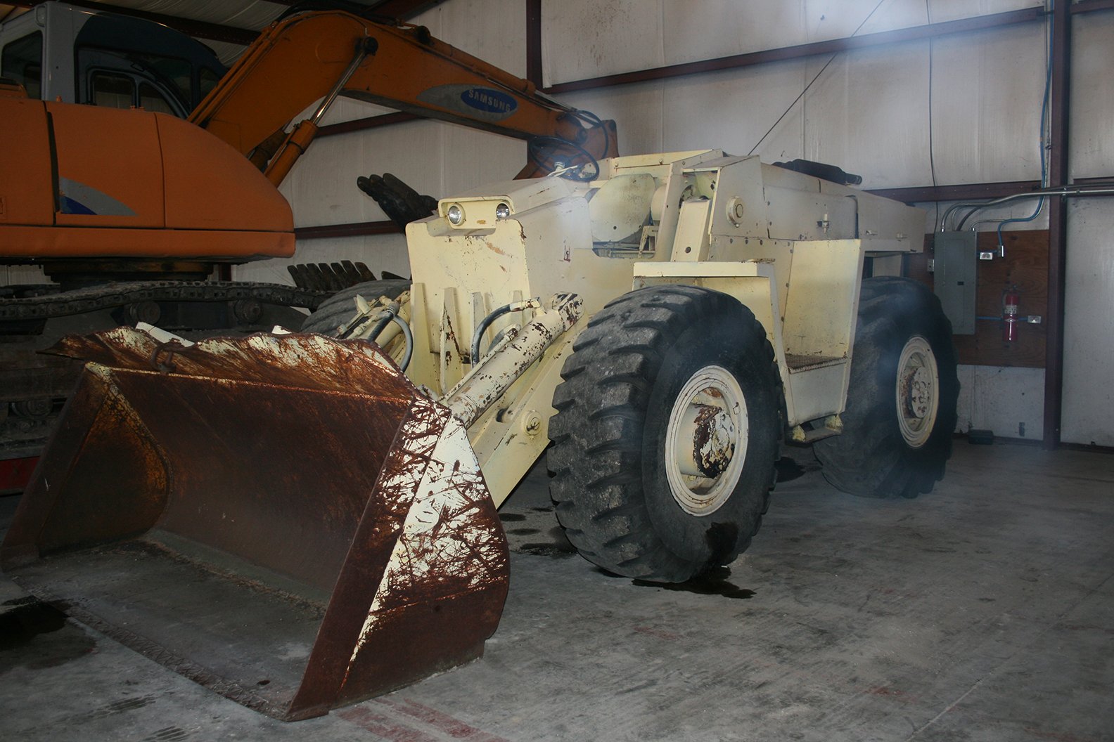 Property photo 62 - FARM EQUIPMENT AUCTION - SWAYZEE, IN