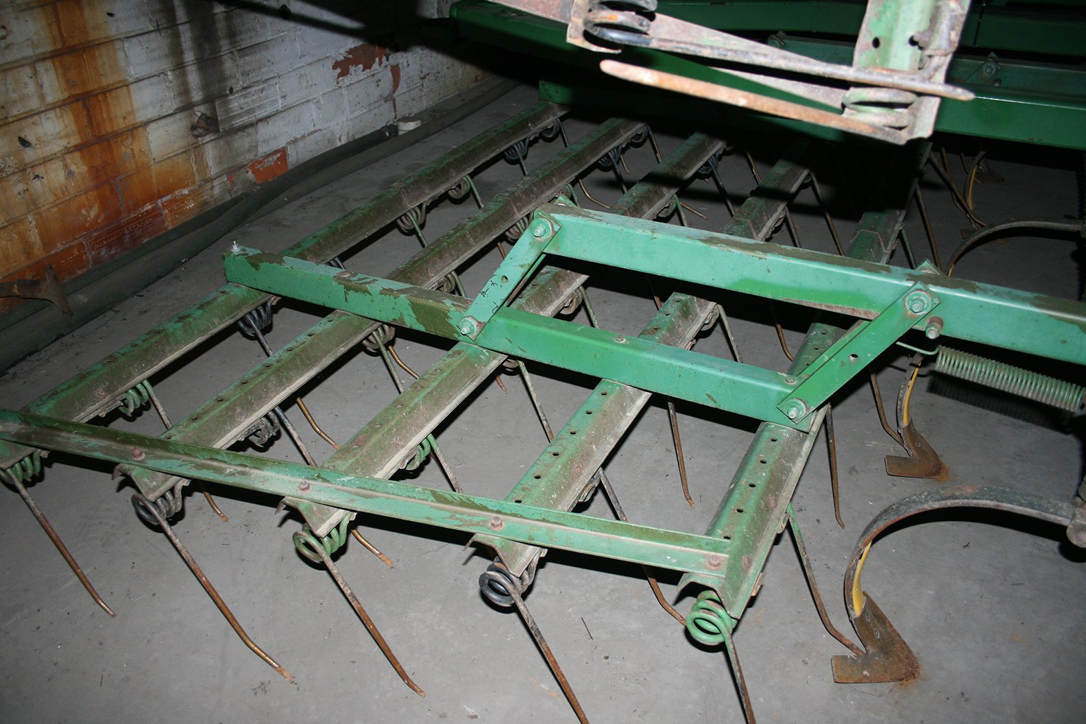 Property photo 16 - FARM EQUIPMENT AUCTION - SWAYZEE, IN