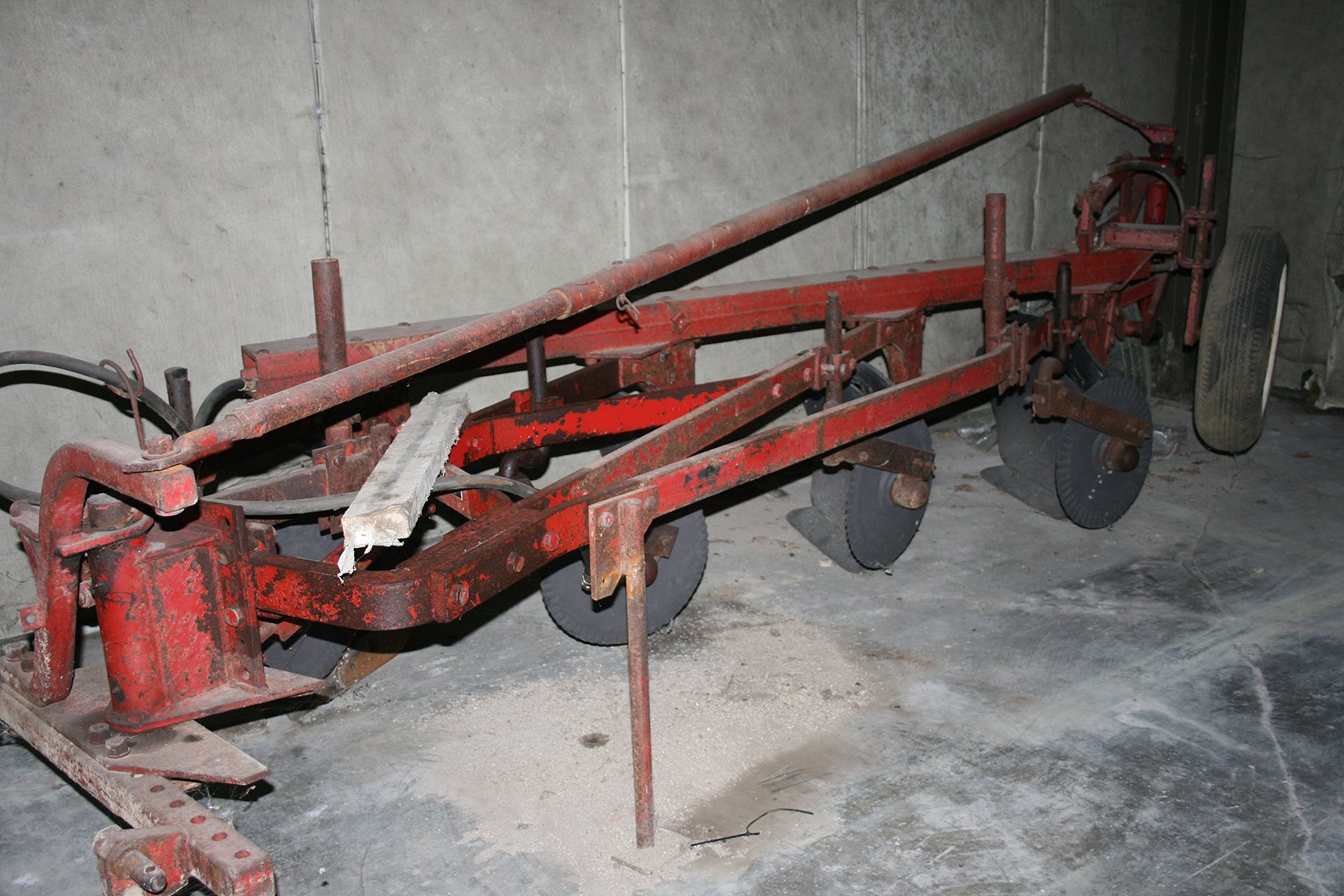 Property photo 43 - FARM EQUIPMENT AUCTION - SWAYZEE, IN