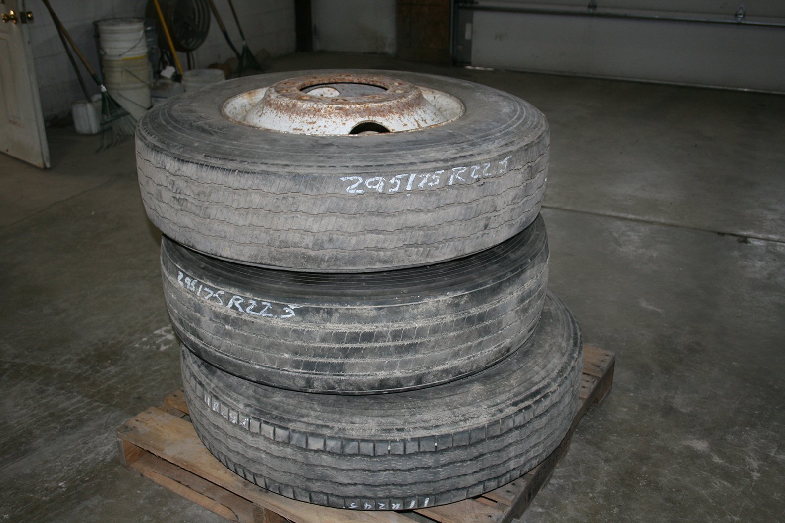 Property photo 109 - FARM EQUIPMENT AUCTION - SWAYZEE, IN
