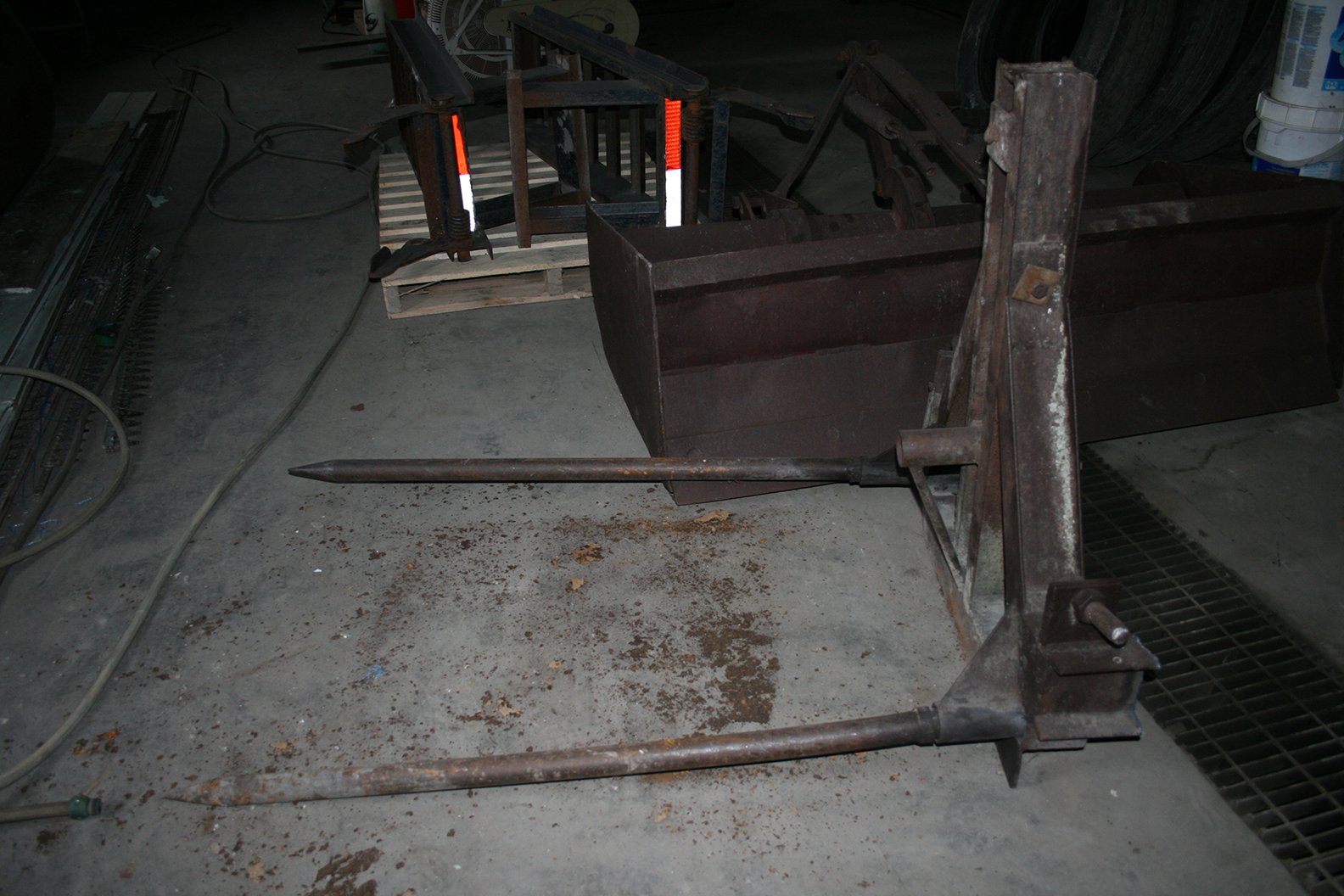 Property photo 89 - FARM EQUIPMENT AUCTION - SWAYZEE, IN