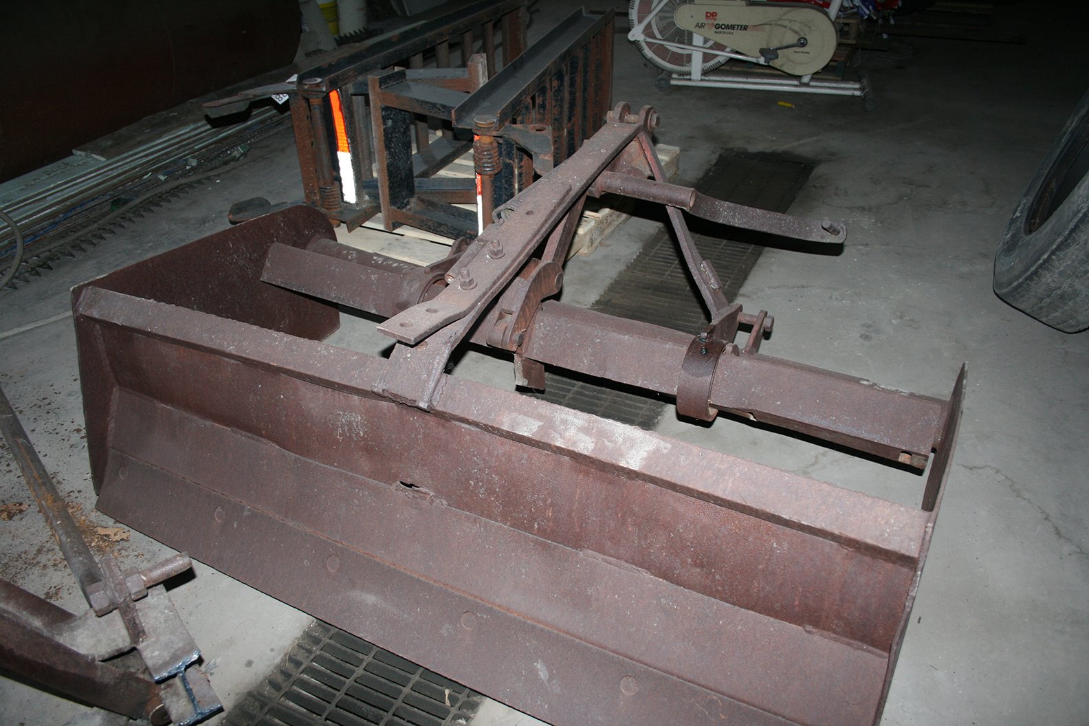 Property photo 90 - FARM EQUIPMENT AUCTION - SWAYZEE, IN