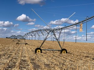 <li>766+/- Highly Productive Tillable Farmland
<li>735+/- Irrigated Acres
<li>Unlimited Water
<li>Irrigation Equipment:
<li>2018 T/L hydraulic center pivot (Pivot #2 SE Circle)
<li>2016 T/L hydraulic center pivot (Pivot #3 SW Circle)
<li>2015 T/L hydraulic center pivot (Pivot #1 NE Circle)
<li>2013 T/L hydraulic wiper pivot (110 ac. NW corner)
<li>2008 T/L hydraulic wiper pivot (75 ac. NE corner) - FARMLAND - 766+/- ACRES