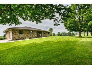 Property photo 19 - REAL ESTATE FOR SALE - BEAUTIFUL COUNTRY HOME - 2.75+/- ACRES
