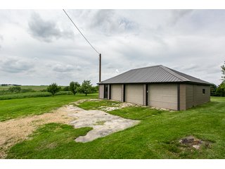 Property photo 14 - REAL ESTATE FOR SALE - BEAUTIFUL COUNTRY HOME - 2.75+/- ACRES