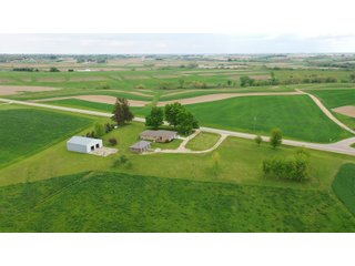 Property photo 4 - REAL ESTATE FOR SALE - BEAUTIFUL COUNTRY HOME - 2.75+/- ACRES