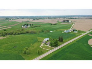 Property photo 6 - REAL ESTATE FOR SALE - BEAUTIFUL COUNTRY HOME - 2.75+/- ACRES