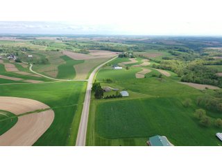 Property photo 7 - REAL ESTATE FOR SALE - BEAUTIFUL COUNTRY HOME - 2.75+/- ACRES