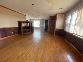 Property photo 18 - REAL ESTATE FOR SALE - BEAUTIFUL RURAL HOME WITH OUTBUILDINGS - 2 TOTAL ACRES - BENTON COUNTY, IN