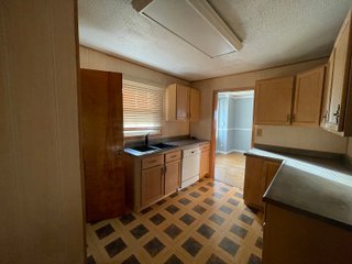 Property photo 12 - REAL ESTATE FOR SALE - BEAUTIFUL RURAL HOME WITH OUTBUILDINGS - 2 TOTAL ACRES - BENTON COUNTY, IN