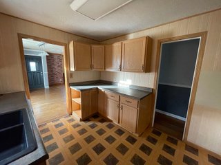 Property photo 11 - REAL ESTATE FOR SALE - BEAUTIFUL RURAL HOME WITH OUTBUILDINGS - 2 TOTAL ACRES - BENTON COUNTY, IN