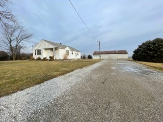 Property photo 1 - REAL ESTATE FOR SALE - BEAUTIFUL RURAL HOME WITH OUTBUILDINGS - 2 TOTAL ACRES - BENTON COUNTY, IN
