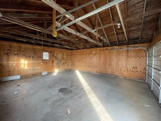 Property photo 10 - REAL ESTATE FOR SALE - BEAUTIFUL RURAL HOME WITH OUTBUILDINGS - 2 TOTAL ACRES - BENTON COUNTY, IN