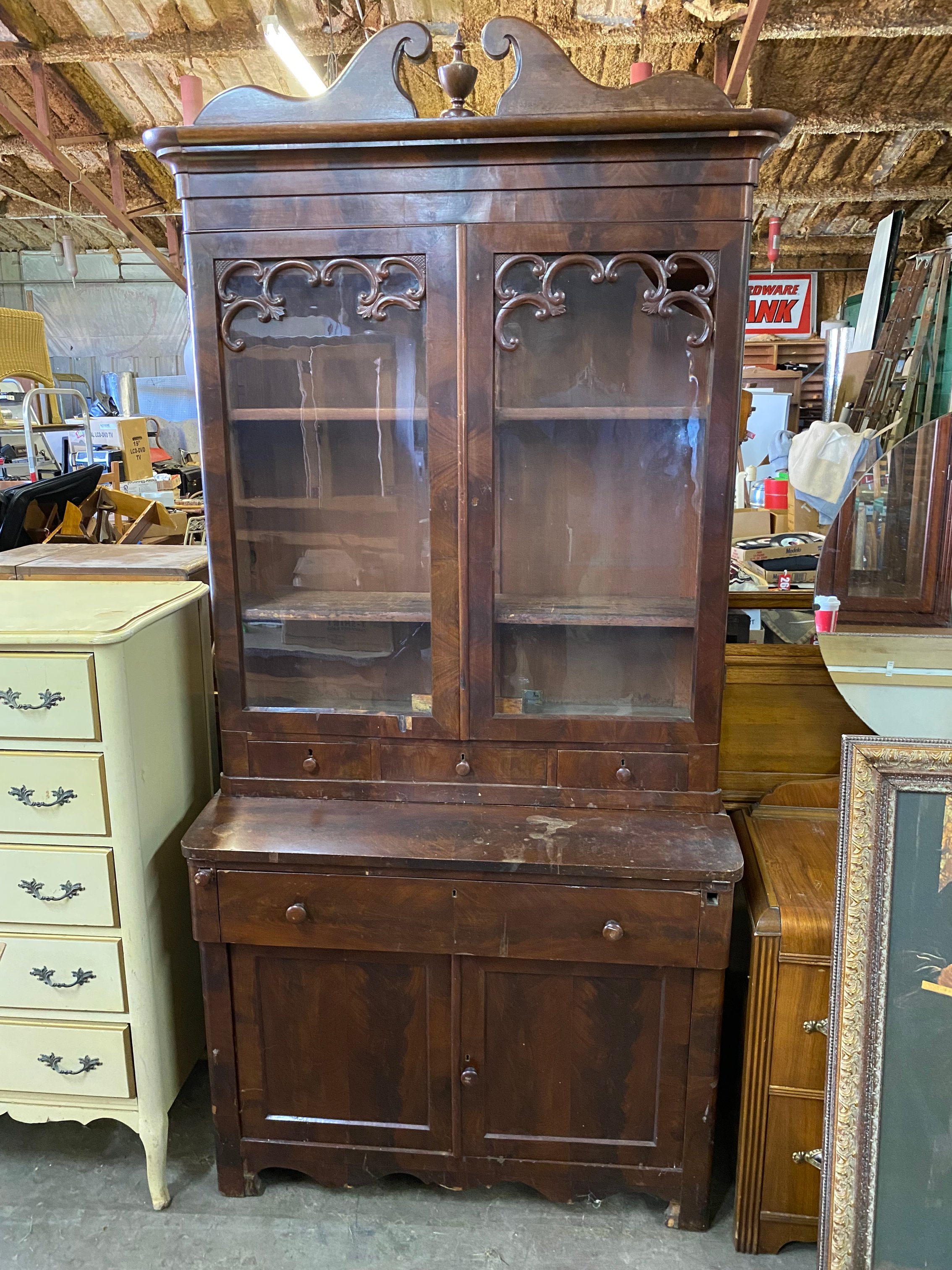 Property photo 4 - TIMED ONLINE ONLY ANTIQUE AND COLLECTIBLE AUCTION - MARSHALL COUNTY, INDIANA