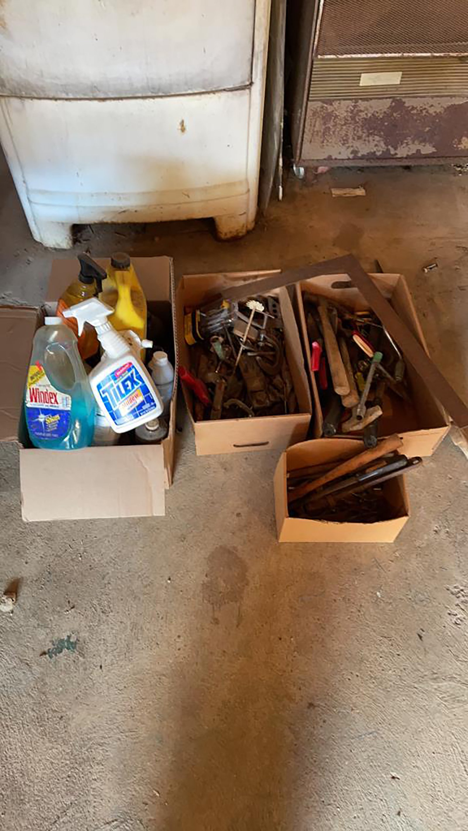 Property photo 305 - TIMED ONLINE ONLY - PERSONAL PROPERTY AUCTION - HOAGLAND, IN