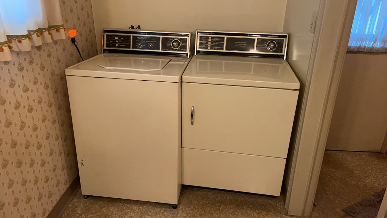 Property photo 328 - TIMED ONLINE ONLY - PERSONAL PROPERTY AUCTION - HOAGLAND, IN