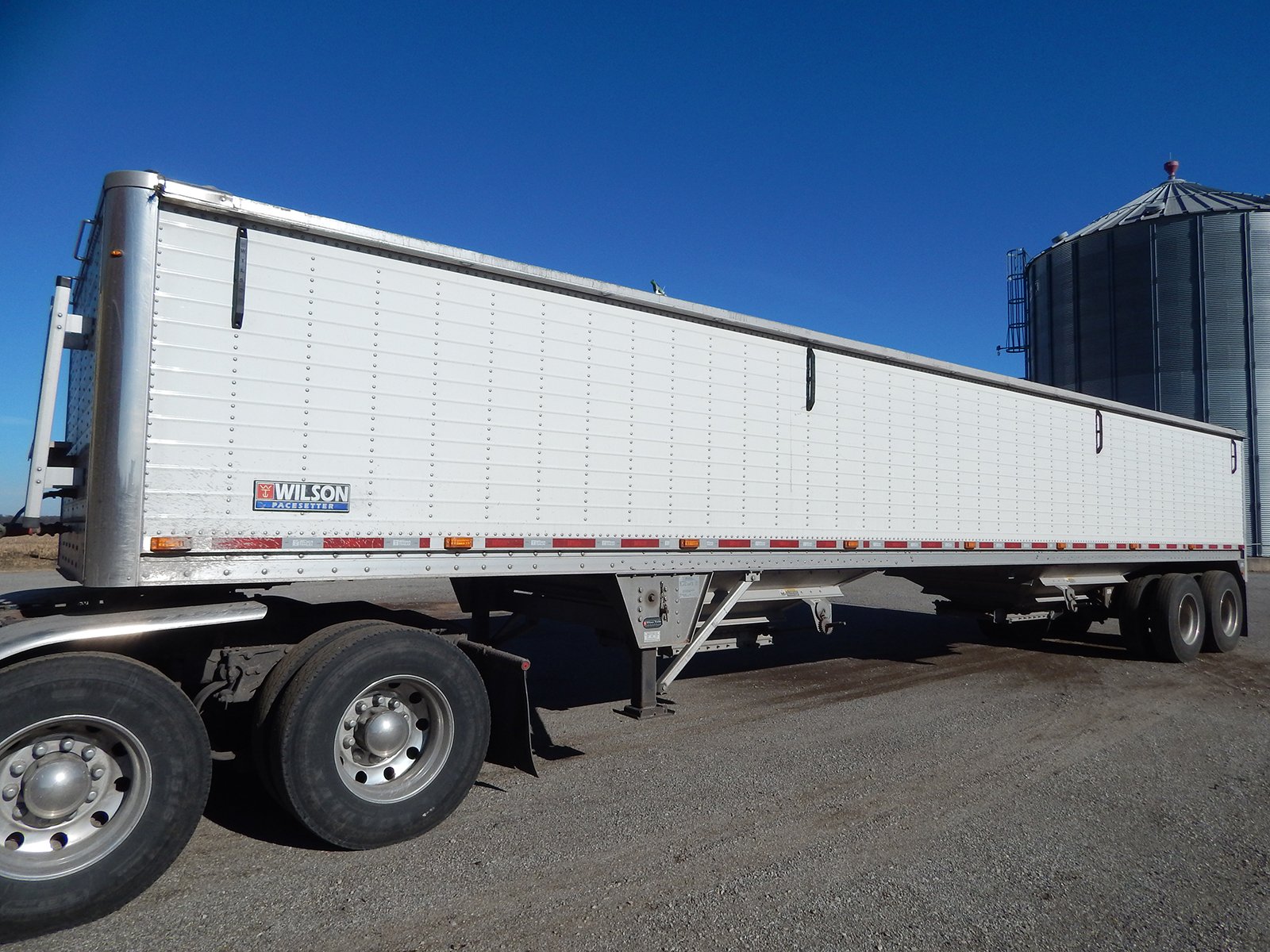 Property photo 25 - ABSOLUTE FARM EQUIPMENT AUCTION IN LAKE COUNTY, IN