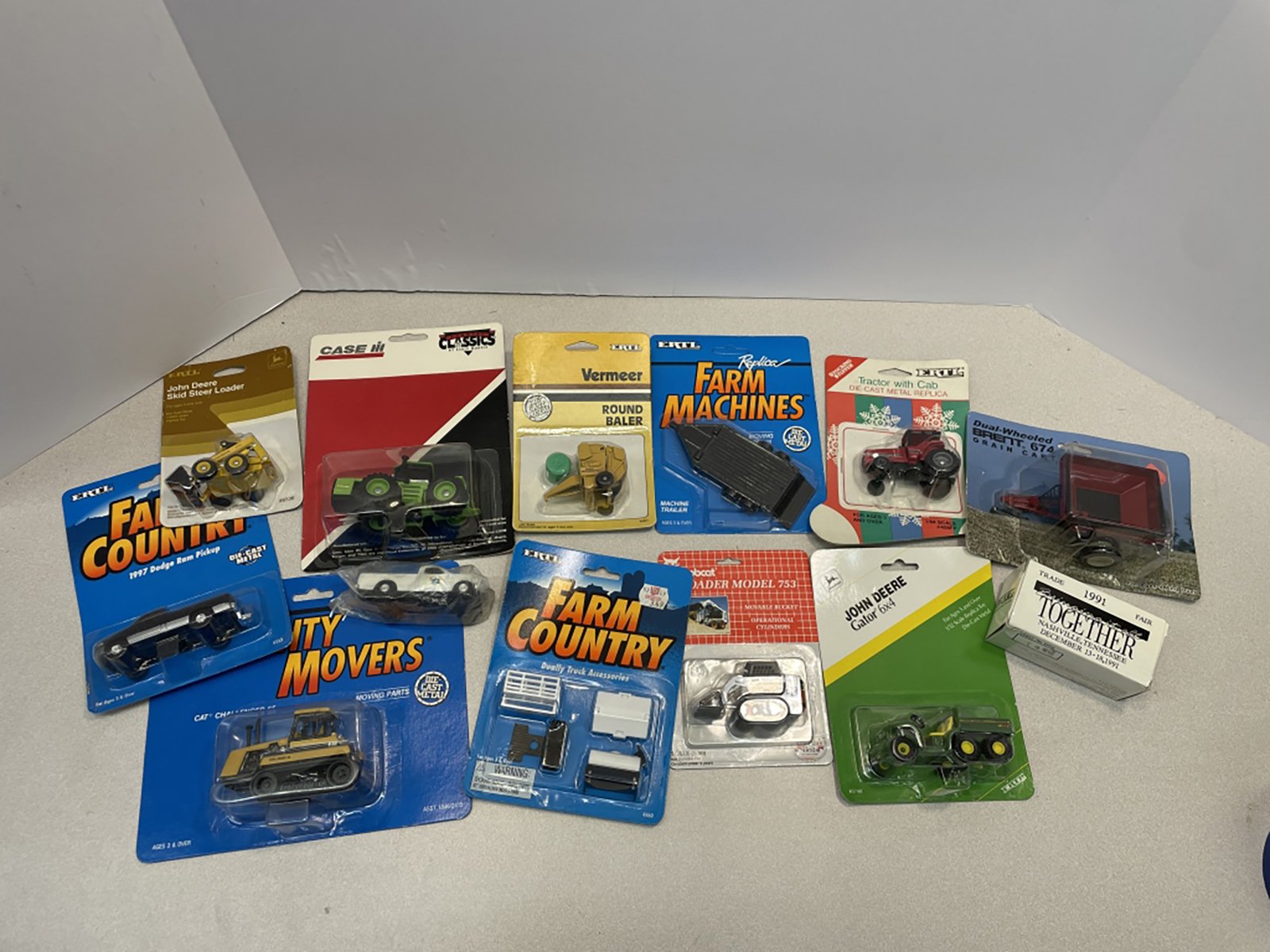 Property photo 123 - AREA COLLECTORS ONLINE ONLY AUCTION IN FORT WAYNE, IN