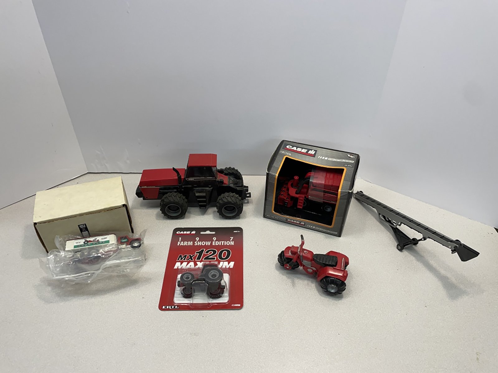 Property photo 131 - AREA COLLECTORS ONLINE ONLY AUCTION IN FORT WAYNE, IN
