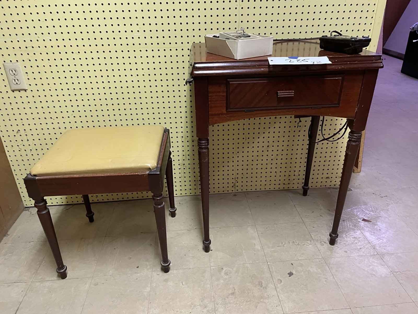 Property photo 218 - AREA COLLECTORS ONLINE ONLY AUCTION IN FORT WAYNE, IN