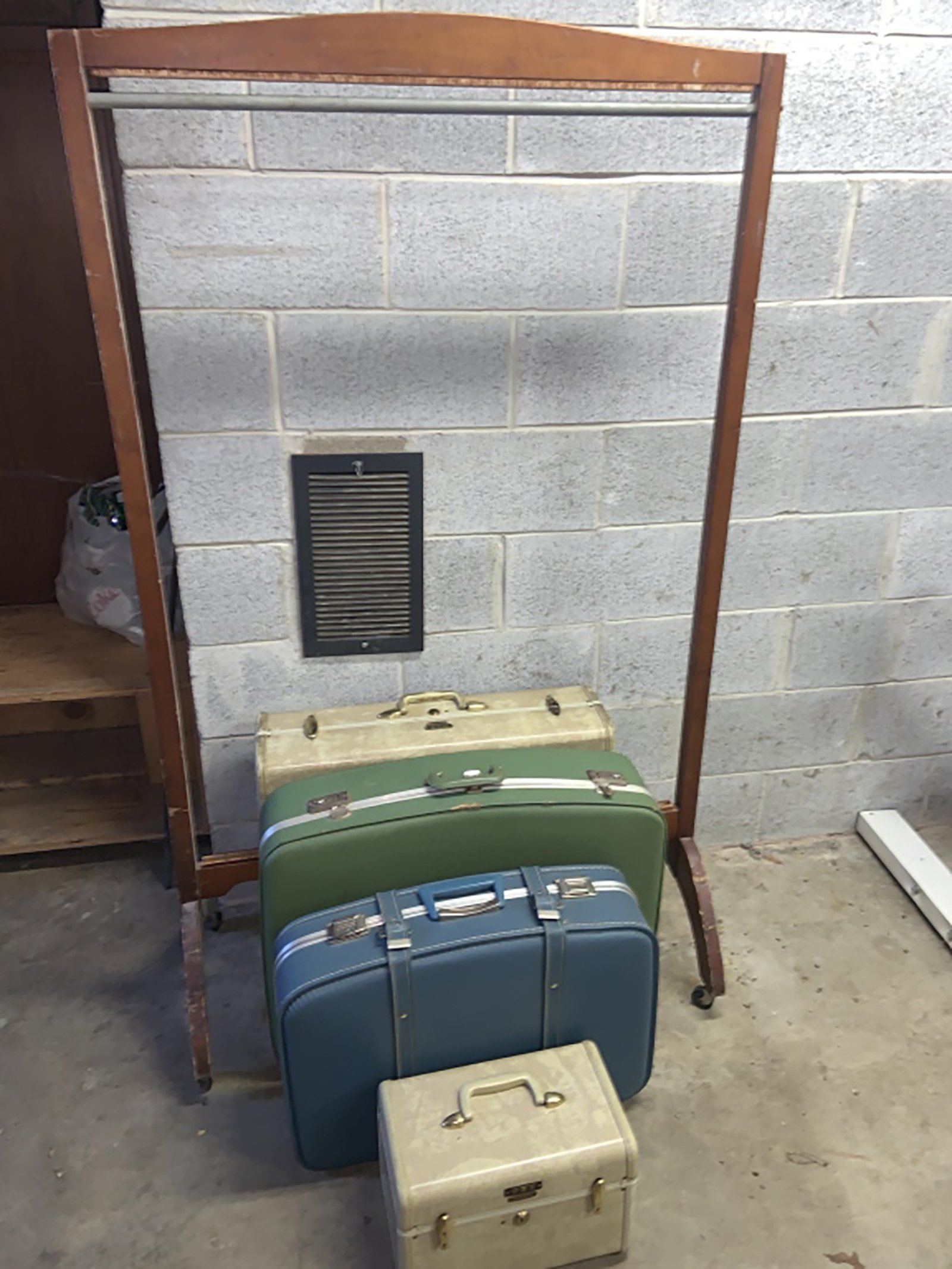 Property photo 109 - TIMED ONLINE ONLY - PERSONAL PROPERTY AUCTION IN WHITLEY COUNTY, IN