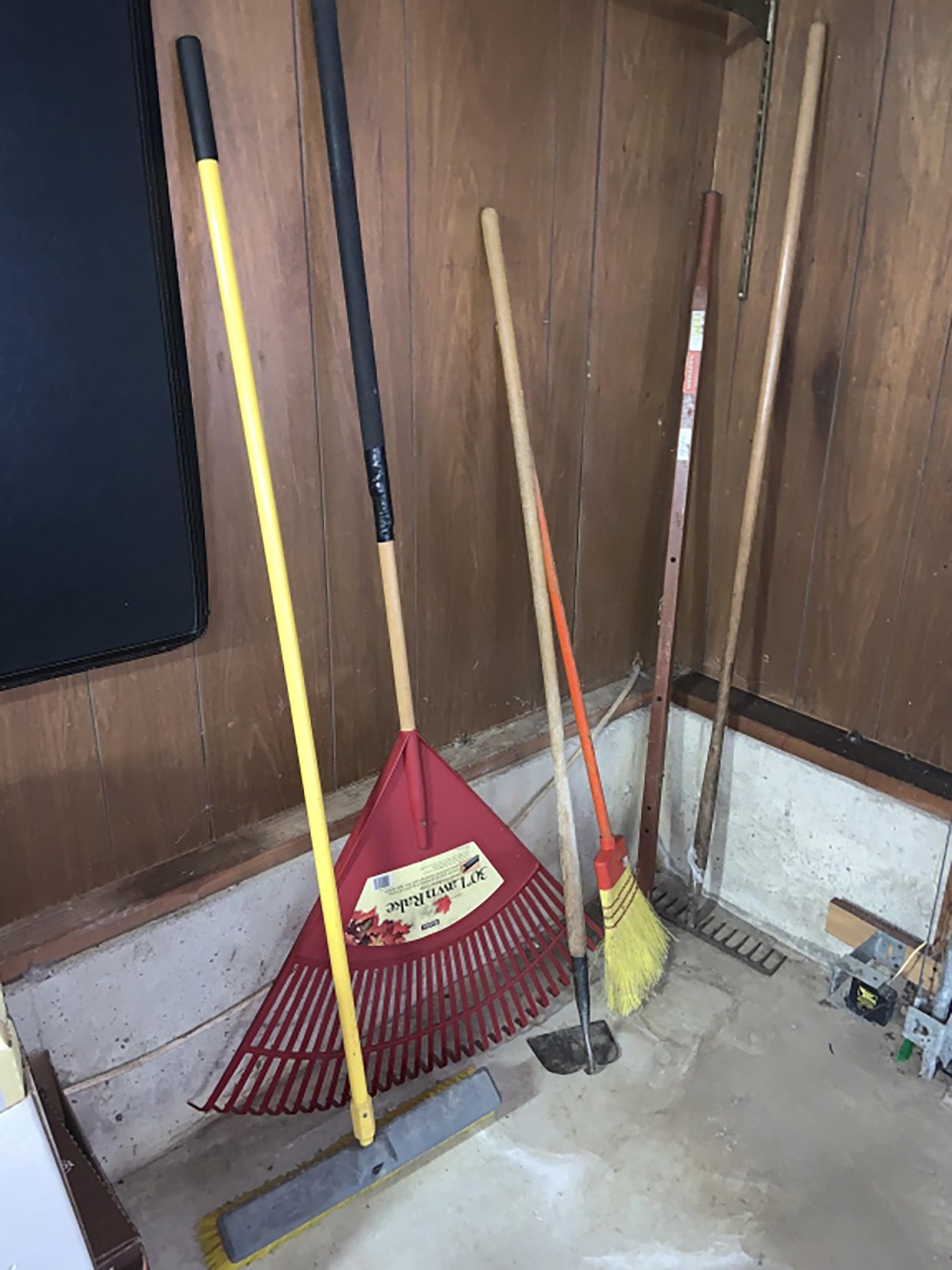 Property photo 134 - TIMED ONLINE ONLY - PERSONAL PROPERTY AUCTION IN WHITLEY COUNTY, IN