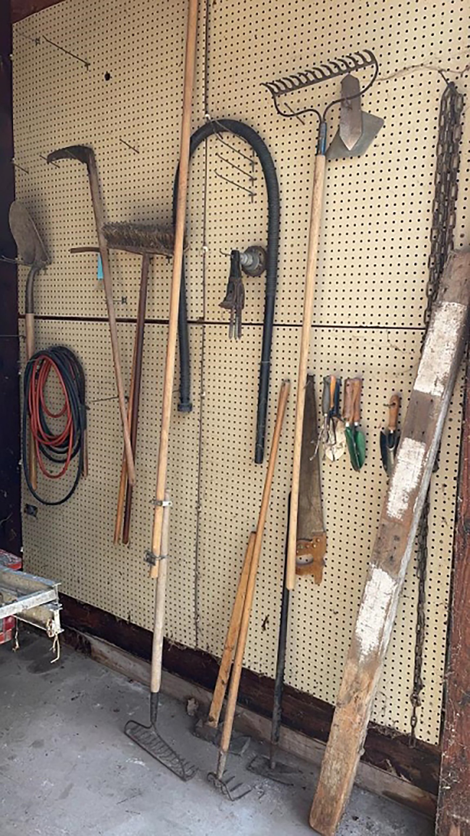 Property photo 185 - TIMED ONLINE ONLY - PERSONAL PROPERTY AUCTION IN WHITLEY COUNTY, IN