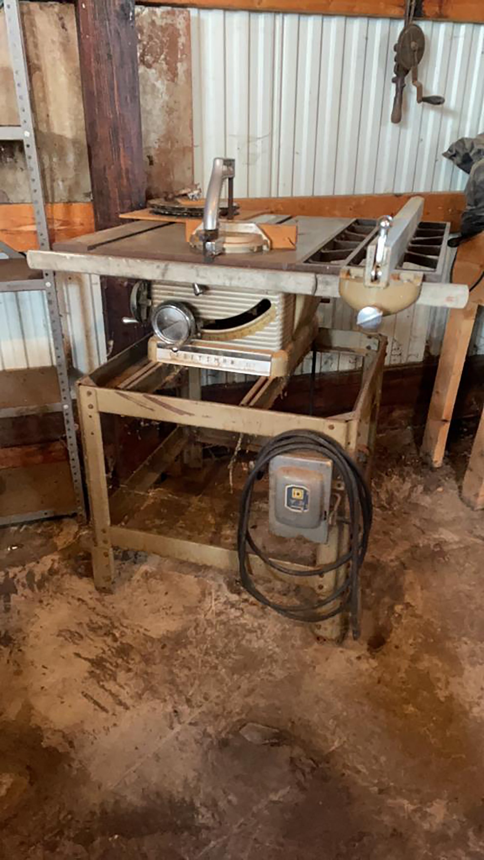 Property photo 205 - TIMED ONLINE ONLY - PERSONAL PROPERTY AUCTION IN WHITLEY COUNTY, IN