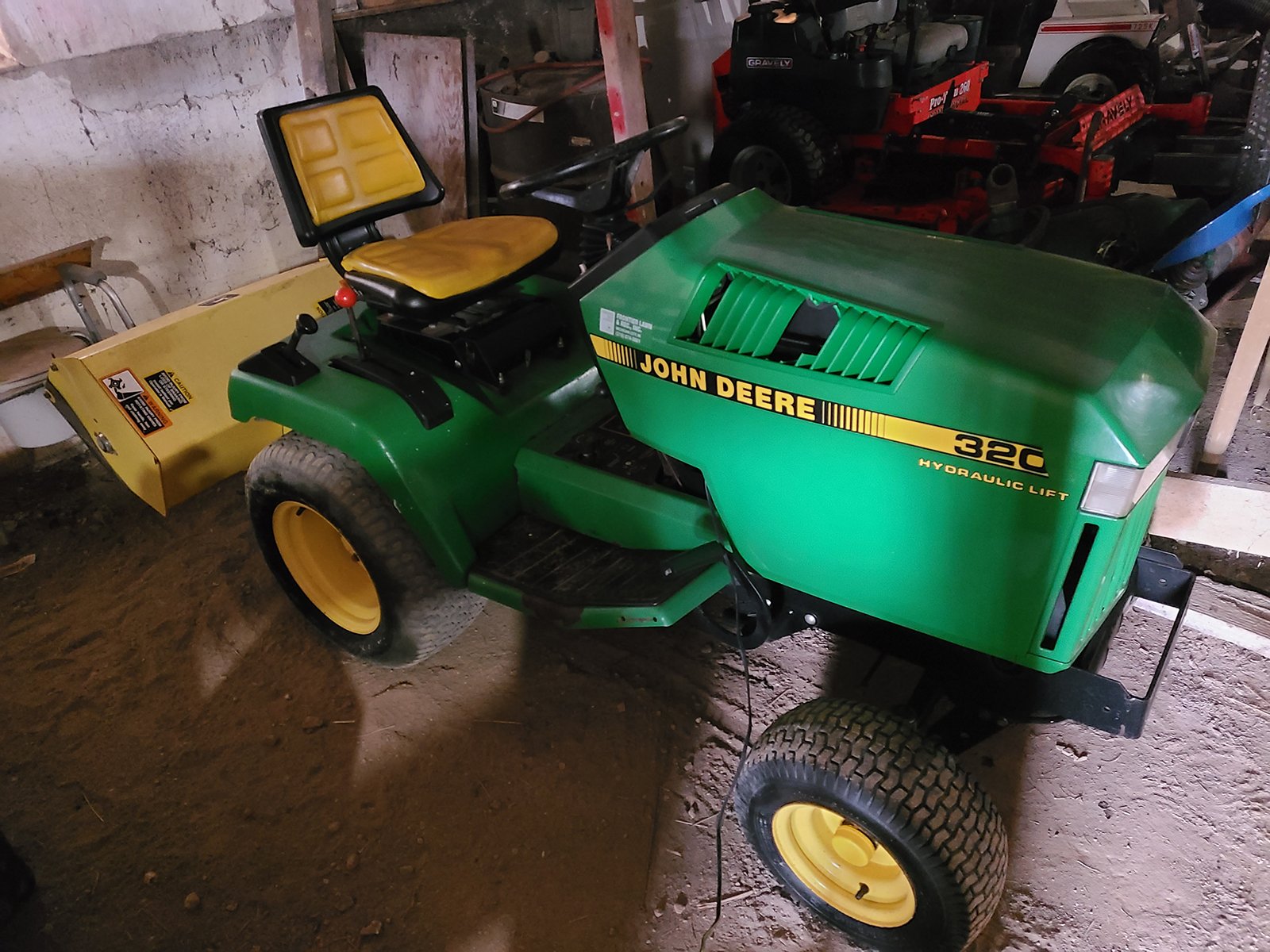 Property photo 31 - FARM EQUIPMENT AUCTION IN PAW PAW, MICHIGAN
